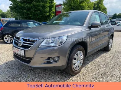 Gebraucht VW Tiguan Trendline 150 PS (110 kW) 2010 Grau SUV