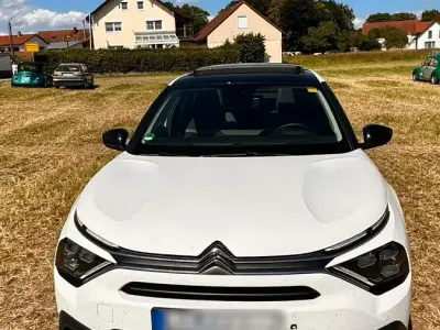 Gebraucht Citroën e-C4 Shine 100 kW (136 PS) 2023 Weiß SUV