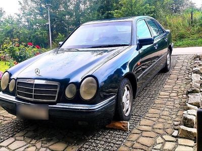 Usata Mercedes E290 129 CV (94 kW) 1998 Andere farben Berlina