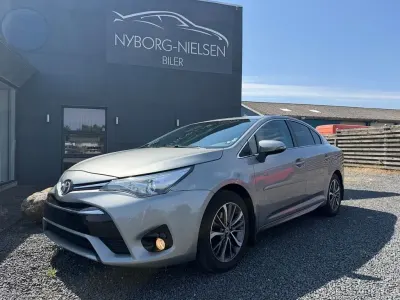 Gebraucht Toyota Avensis Executive 147 PS (108 kW) 2015 Grau Limousine