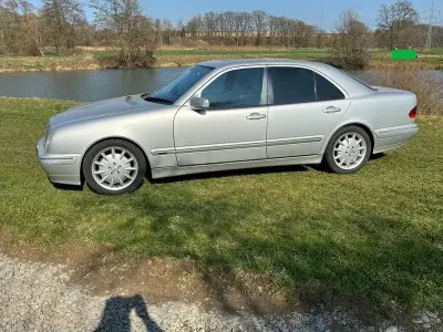 Gebraucht Mercedes E240 Avantgarde 170 PS (125 kW) 2000 Silber Limousine