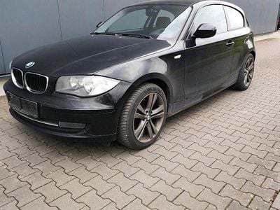 Gebraucht BMW 116 122 PS (89 kW) 2009 Schwarz Kleinwagen