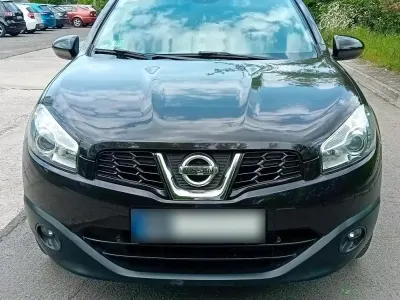 Gebraucht Nissan Qashqai 117 PS (86 kW) 2014 Schwarz SUV
