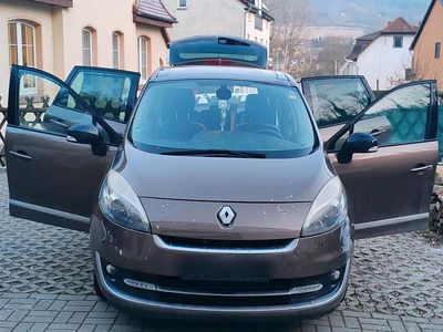 Gebraucht Renault Scénic Bose Edition 131 PS (96 kW) 2012 Braun Van / Kleinbus