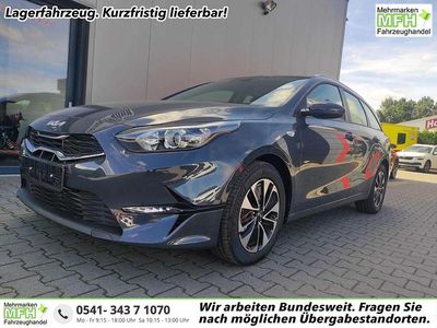 Neu Kia Ceed Sportswagon 140 PS (102 kW) 2025 Penta grau Kombi