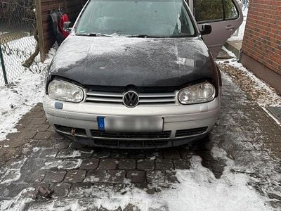 Silber Gebraucht 1999 VW Golf IV Kleinwagen | 550 € (Superpreis)