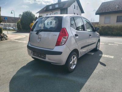 Gebraucht Hyundai i10 64 PS (47 kW) 2009 Silber Kleinwagen