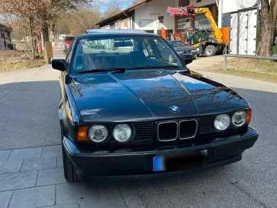 Używany BMW 520 150 KM (110 kW) 1992 Czarny Sedan/Limuzyna