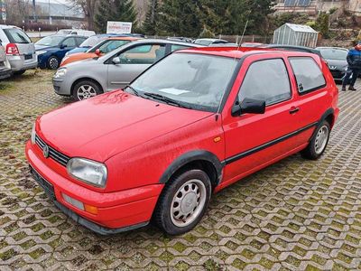 Rot Gebraucht 1996 VW Golf Limousine | 990 €