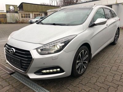 gebraucht Hyundai i40 cw blue Style+Aut.+Leder+Navi+Pano+DAB