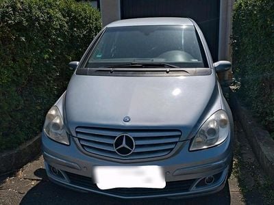 Mercedes B180