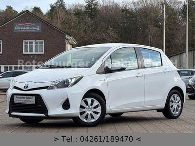 Weiß Gebraucht 2013 Toyota Yaris Hybrid Life Kleinwagen | 8.990 € (Fairer Preis)