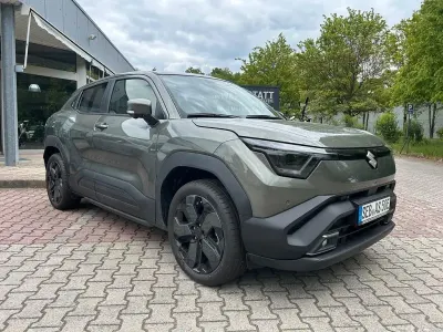 Gebraucht Suzuki e-Vitara Comfort+ 135 kW (184 PS) 2026 Land breeze green pearl met. SUV