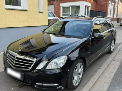 Gebraucht Mercedes E220 Avantgarde 170 PS (125 kW) 2011 Schwarz Kombi