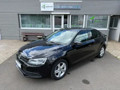 Gebraucht VW Jetta Comfortline 122 PS (89 kW) 2012 Deep black perleffekt Limousine