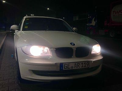 Gebraucht BMW 118 Sport Line 143 PS (105 kW) 2007 Weiß Kleinwagen