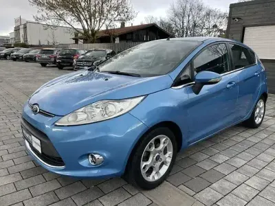 Gebraucht Ford Fiesta Titanium 110 PS (80 kW) 2012 Blau Kleinwagen