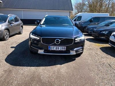 Usado Volvo V90 CC Basis 190 HP (139 kW) 2019 Azul Carrinha
