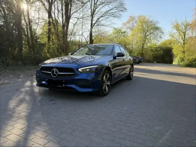 Gebraucht Mercedes C220 Night 200 PS (147 kW) 2022 Blau Kombi