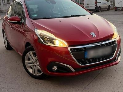 Gebraucht Peugeot 208 Active 83 PS (61 kW) 2019 Rot Kleinwagen