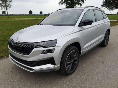 Silber Neu 2025 Skoda Karoq SportLine SUV | 39.968 € (Fairer Preis)