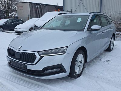 Gebraucht Skoda Octavia Tour 116 PS (85 kW) 2022 Silber Kombi