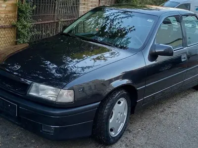 Gebraucht Opel Vectra 150 PS (110 kW) 1991 Schwarz Kleinwagen