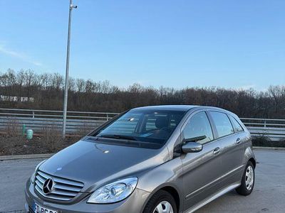 Gebraucht Mercedes B180 109 PS (80 kW) 2007 Silber Van / Kleinbus