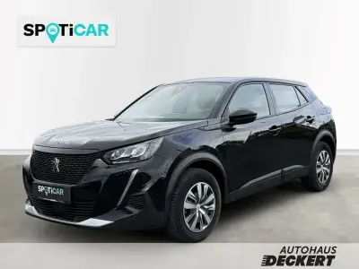 Gebraucht Peugeot e-2008 Active 100 kW (136 PS) 2023 Schwarz SUV