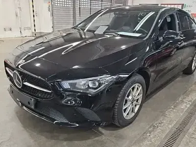Gebraucht Mercedes CLA200 Shooting Brake 150 PS (110 kW) 2023 Schwarz Kombi