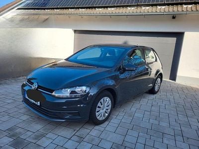 Gebraucht VW Golf VII Trendline 86 PS (63 kW) 2018 Grau Limousine