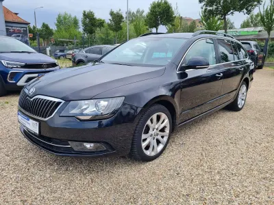Gebraucht Skoda Superb Exclusive 140 PS (102 kW) 2014 Schwarzmagic perleffekt Kombi