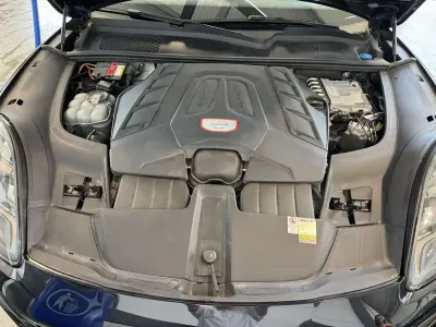 Gebraucht Porsche Cayenne Turbo 549 PS (403 kW) 2019 Schwarz SUV