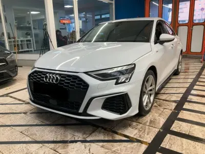 Używany Audi A3 S-Line 150 KM (110 kW) 2021 Biały Sedan/Limuzyna