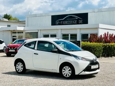 Gebraucht Toyota Aygo 69 PS (50 kW) 2015 Solid white Kleinwagen