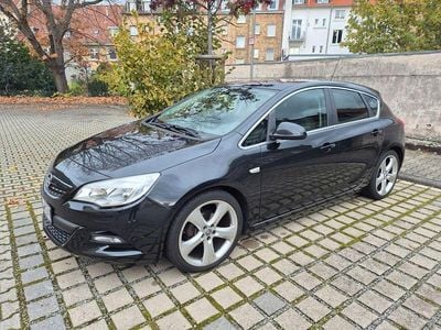 Usata Opel Astra Edition 140 CV (102 kW) 2013 Nero Berlina