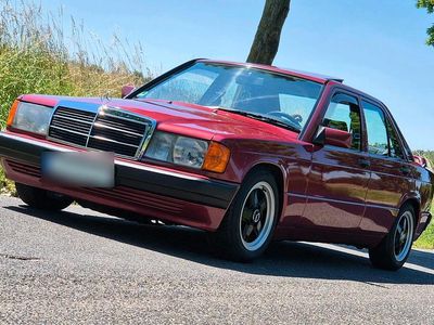 Gebraucht Mercedes 190 118 PS (86 kW) 1988 Rot Limousine
