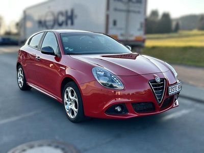 Gebraucht Alfa Romeo Giulietta Sprint 150 PS (110 kW) 2015 Rot Kleinwagen