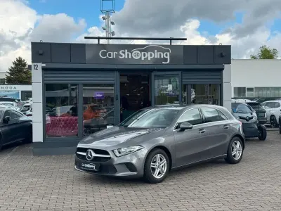 Używany Mercedes A180 136 KM (100 kW) 2019 Szary Sedan/Limuzyna
