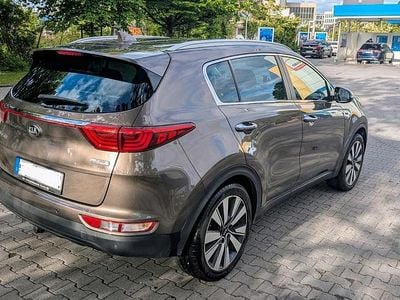 Braun Gebraucht 2016 Kia Sportage SUV | 11.900 € (Fairer Preis)