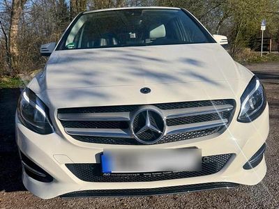 Gebraucht Mercedes B200 Urban 136 PS (100 kW) 2017 Weiß Van / Kleinbus