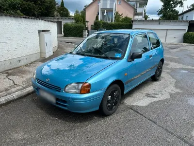 Gebraucht Toyota Starlet 75 PS (55 kW) 1998 Blau Kleinwagen