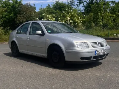 Gebraucht VW Bora Highline 101 PS (74 kW) 1999 Silber Limousine