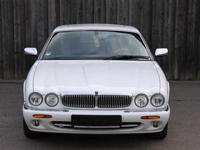 Gebraucht Jaguar XJ Sovereign 284 PS (208 kW) 2000 Weiß Limousine