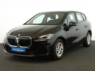Gebraucht BMW 218 Active Tourer 150 PS (110 kW) 2023 Saphirschwarz metallic Van / Kleinbus