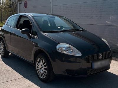 Second-hand Fiat Grande Punto 65 CP (47 kW) 2009 Gri Hatchback