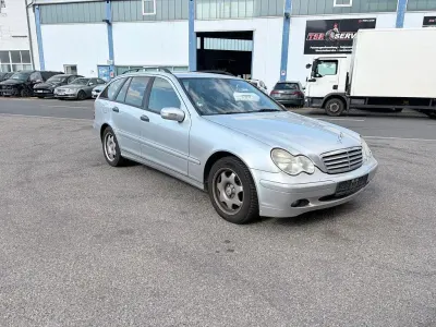 Gebraucht Mercedes C220 Elegance 150 PS (110 kW) 2006 Silber Limousine