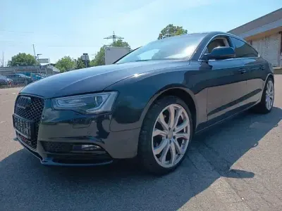 Gebraucht Audi A5 Sportback Sport 177 PS (130 kW) 2012 Mondscheinblau Kleinwagen