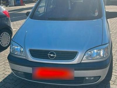 Gebraucht Opel Zafira Executive 125 PS (91 kW) 2002 Silber Van / Kleinbus