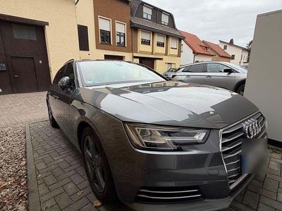 Gebraucht Audi A4 Sport 190 PS (139 kW) 2018 Grau Kombi